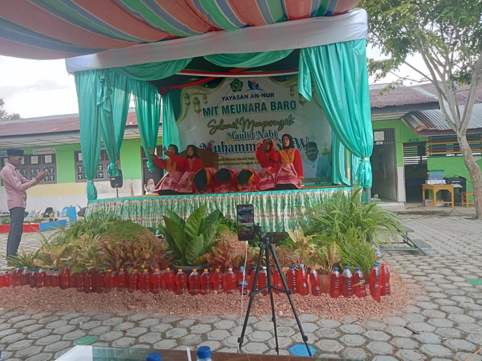 Siswa MIT Meunara Baro Ikuti Musabaqah dalam Peringatan Maulid Nabi Muhammad SAW